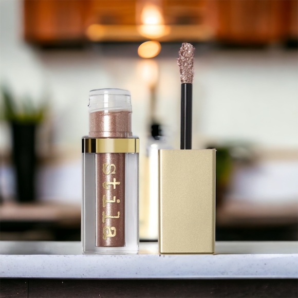 Stila Glitter & Glow Liquid Eye Shadow Rose Gold Retro - Picture 2 of 6
